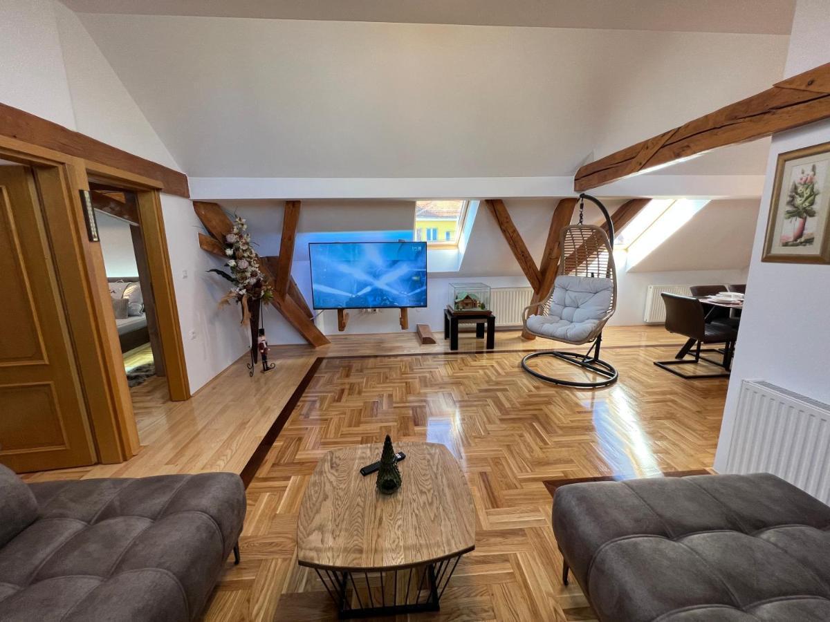 La Luna Rustic Deluxe Apartment With Free Jacuzzi, Bikes & Covered Parking Nasice Eksteriør billede