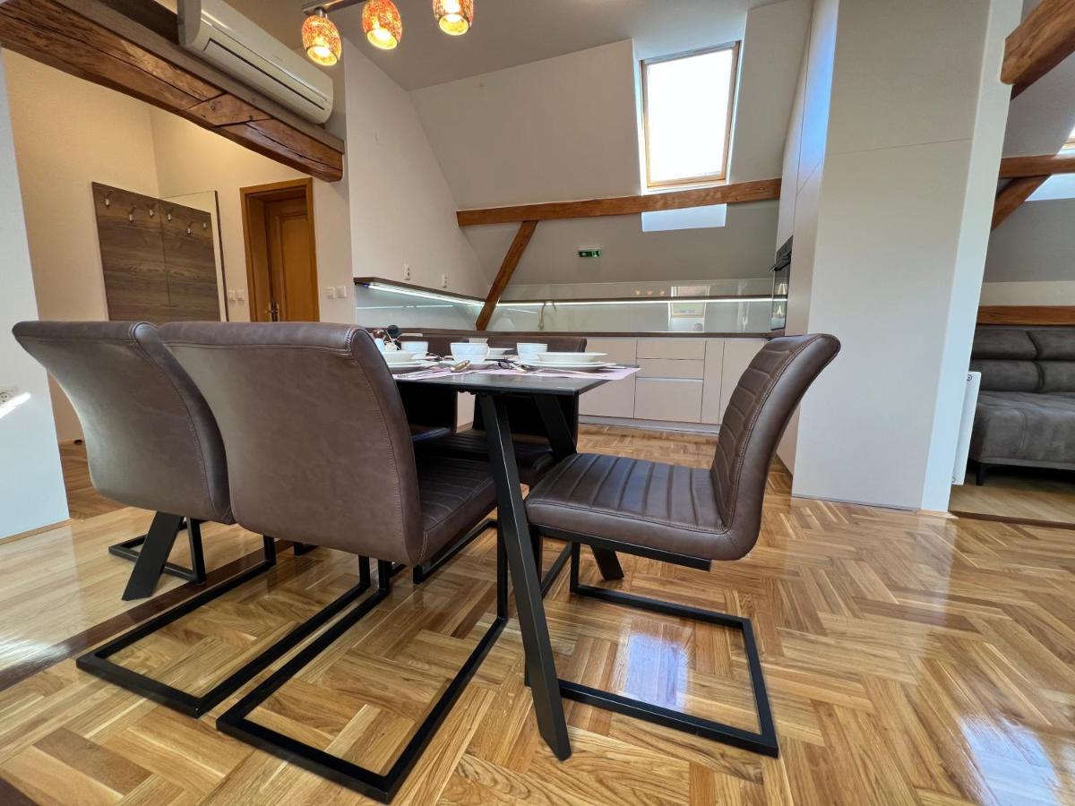 La Luna Rustic Deluxe Apartment With Free Jacuzzi, Bikes & Covered Parking Nasice Eksteriør billede