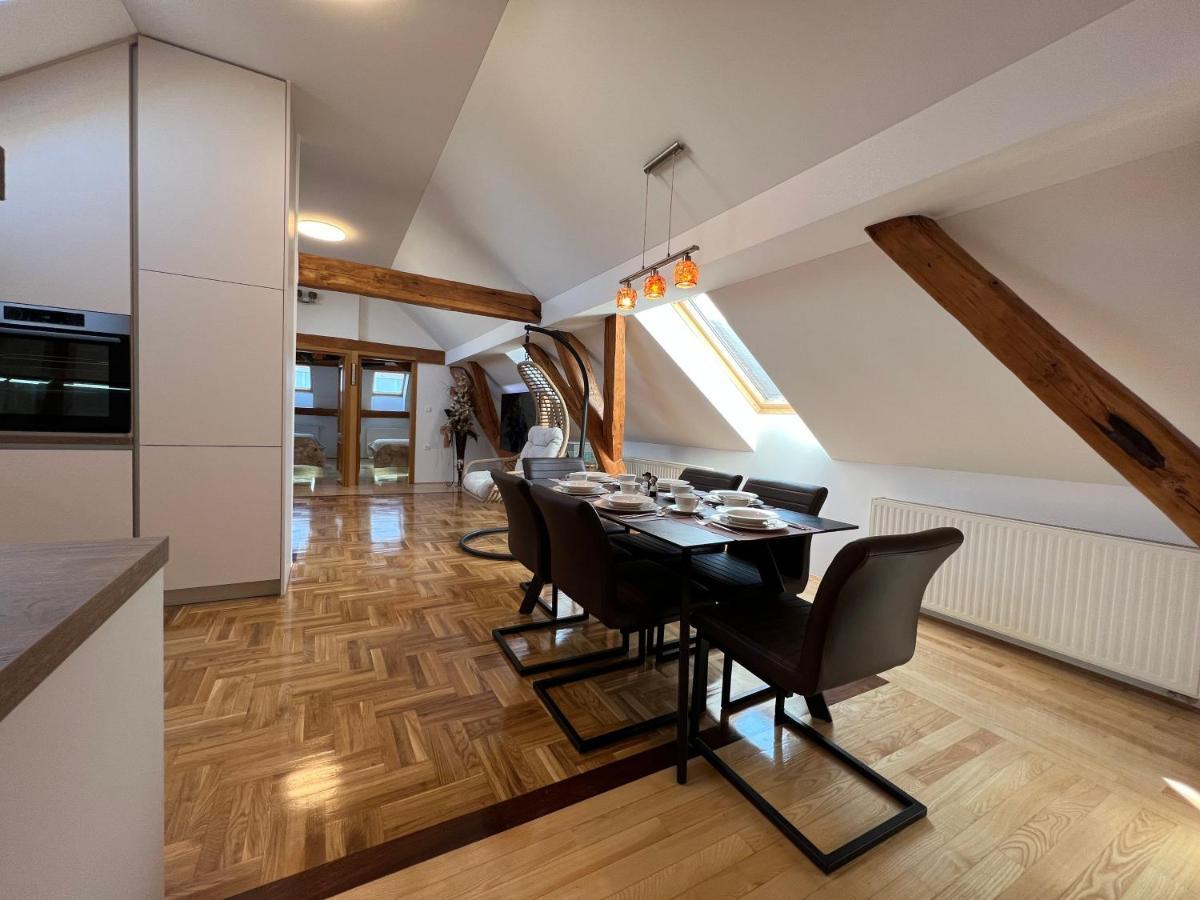 La Luna Rustic Deluxe Apartment With Free Jacuzzi, Bikes & Covered Parking Nasice Eksteriør billede