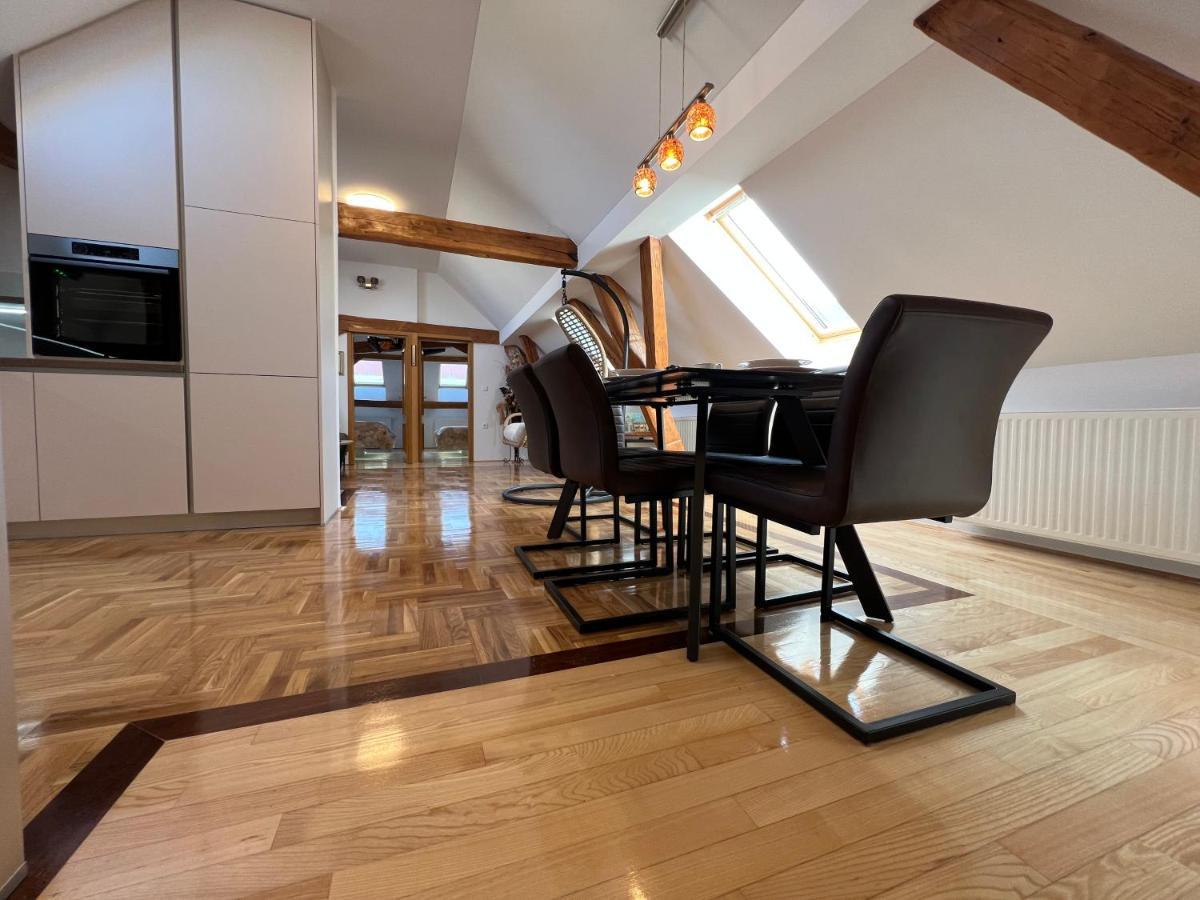 La Luna Rustic Deluxe Apartment With Free Jacuzzi, Bikes & Covered Parking Nasice Eksteriør billede