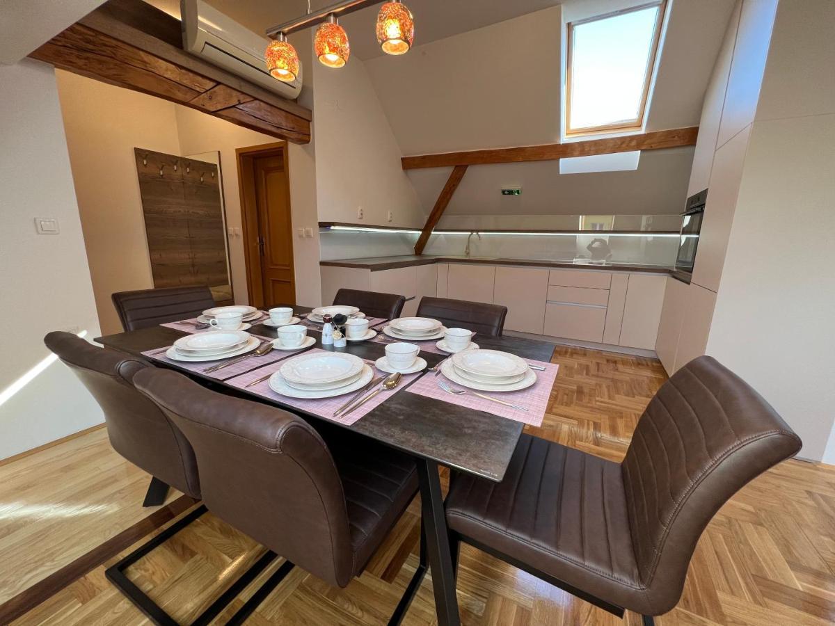 La Luna Rustic Deluxe Apartment With Free Jacuzzi, Bikes & Covered Parking Nasice Eksteriør billede