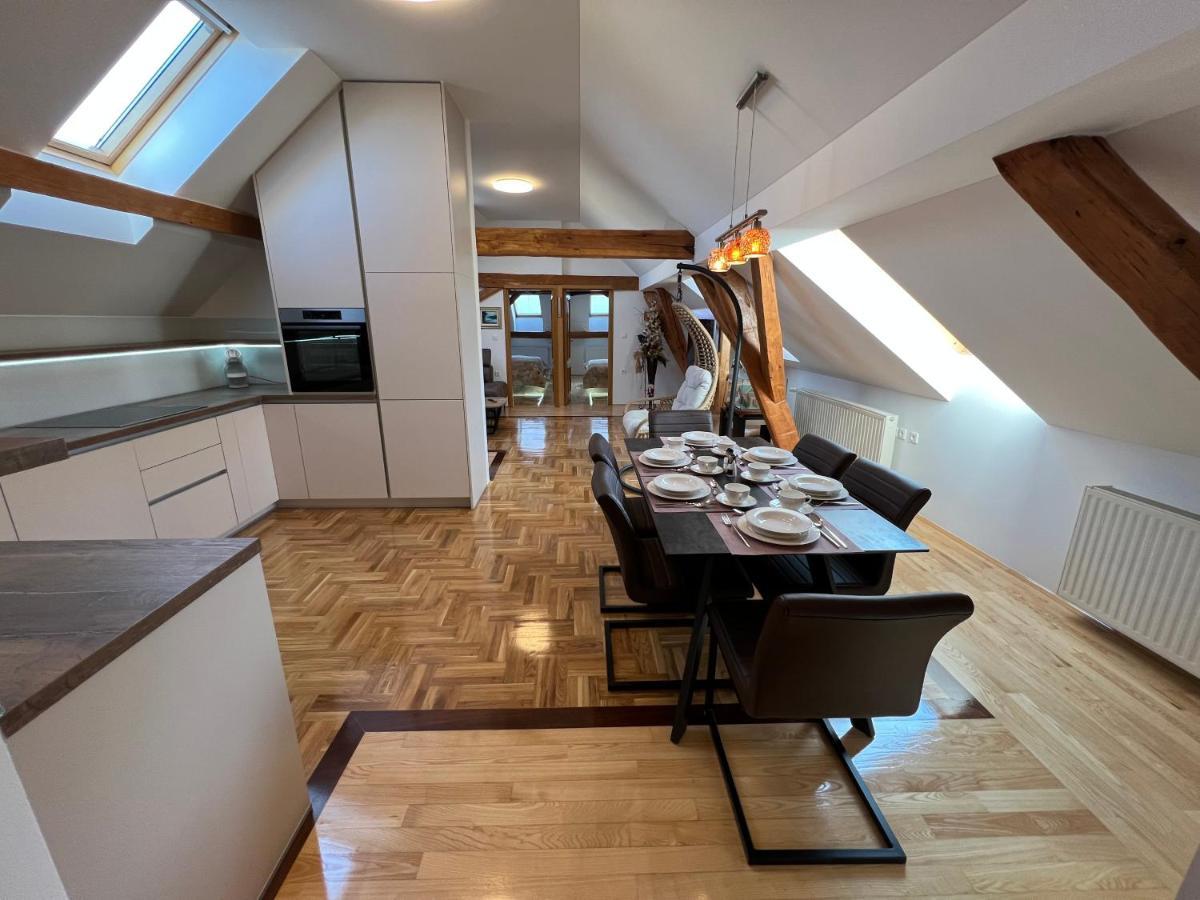 La Luna Rustic Deluxe Apartment With Free Jacuzzi, Bikes & Covered Parking Nasice Eksteriør billede